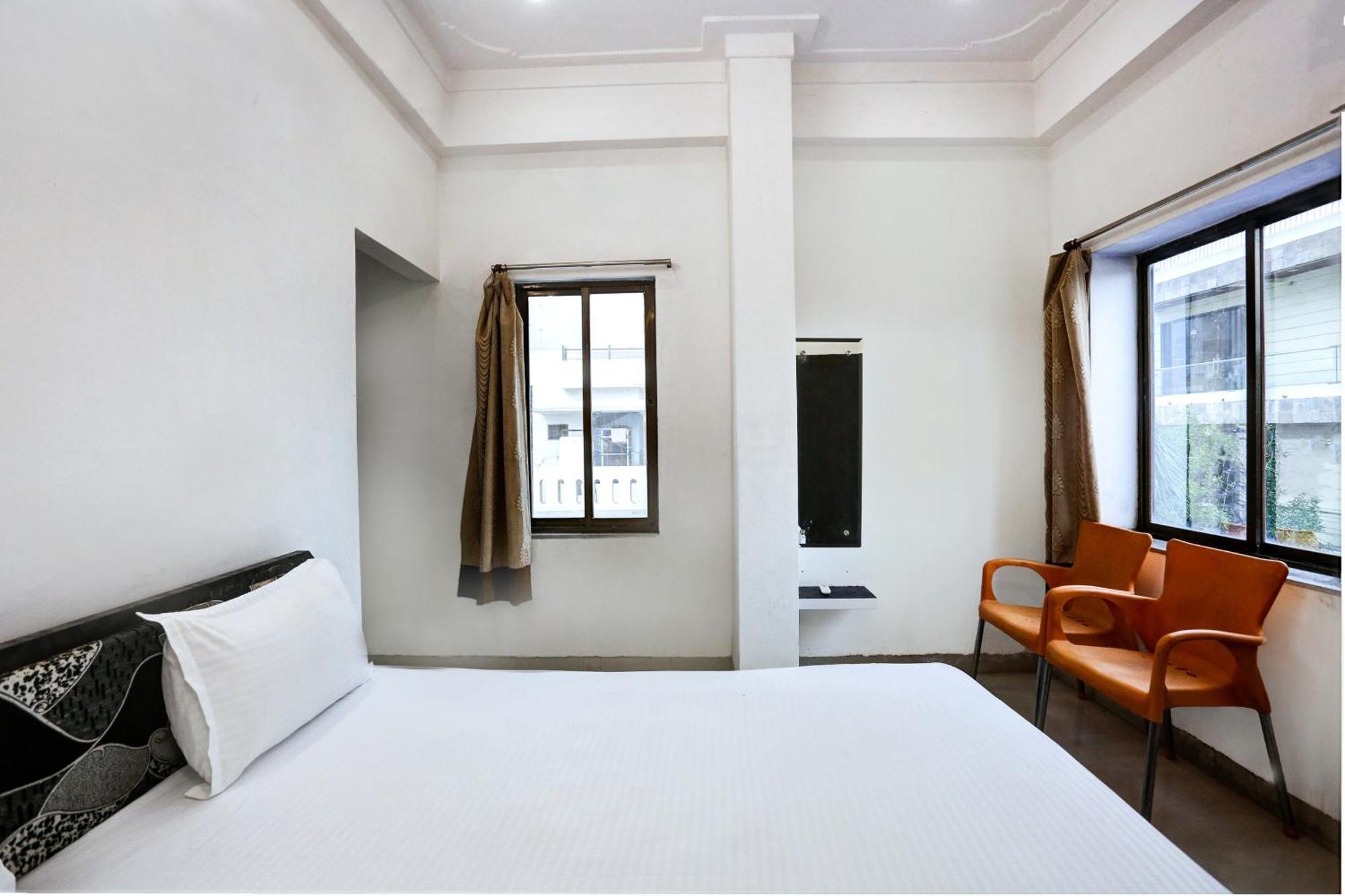 Super Hotel O Goverdhan Villa Udaipur Esterno foto