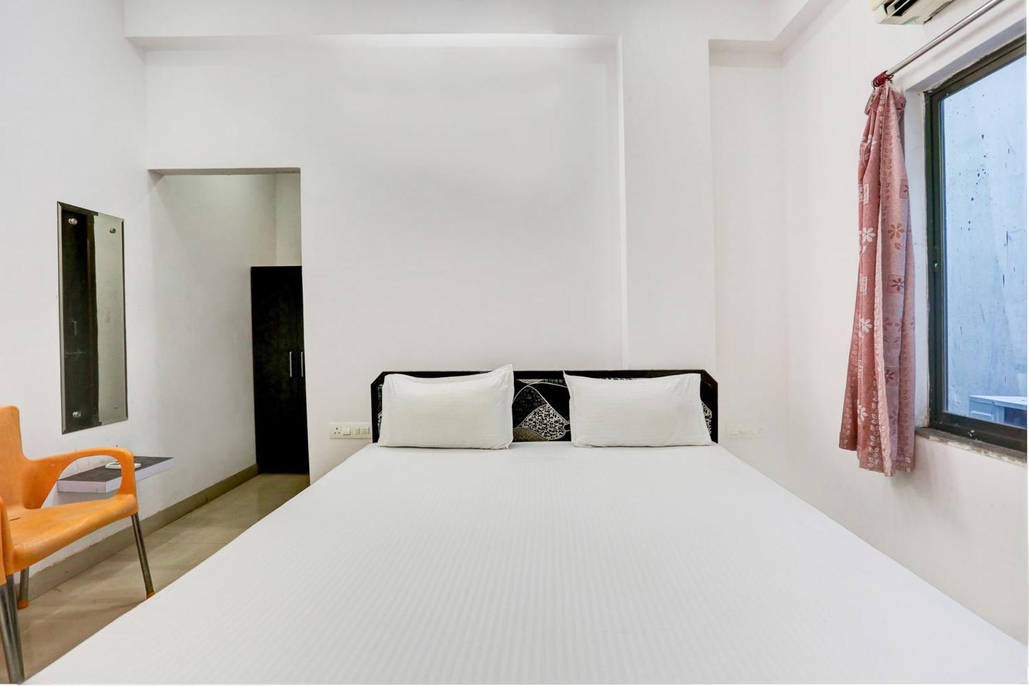 Super Hotel O Goverdhan Villa Udaipur Esterno foto