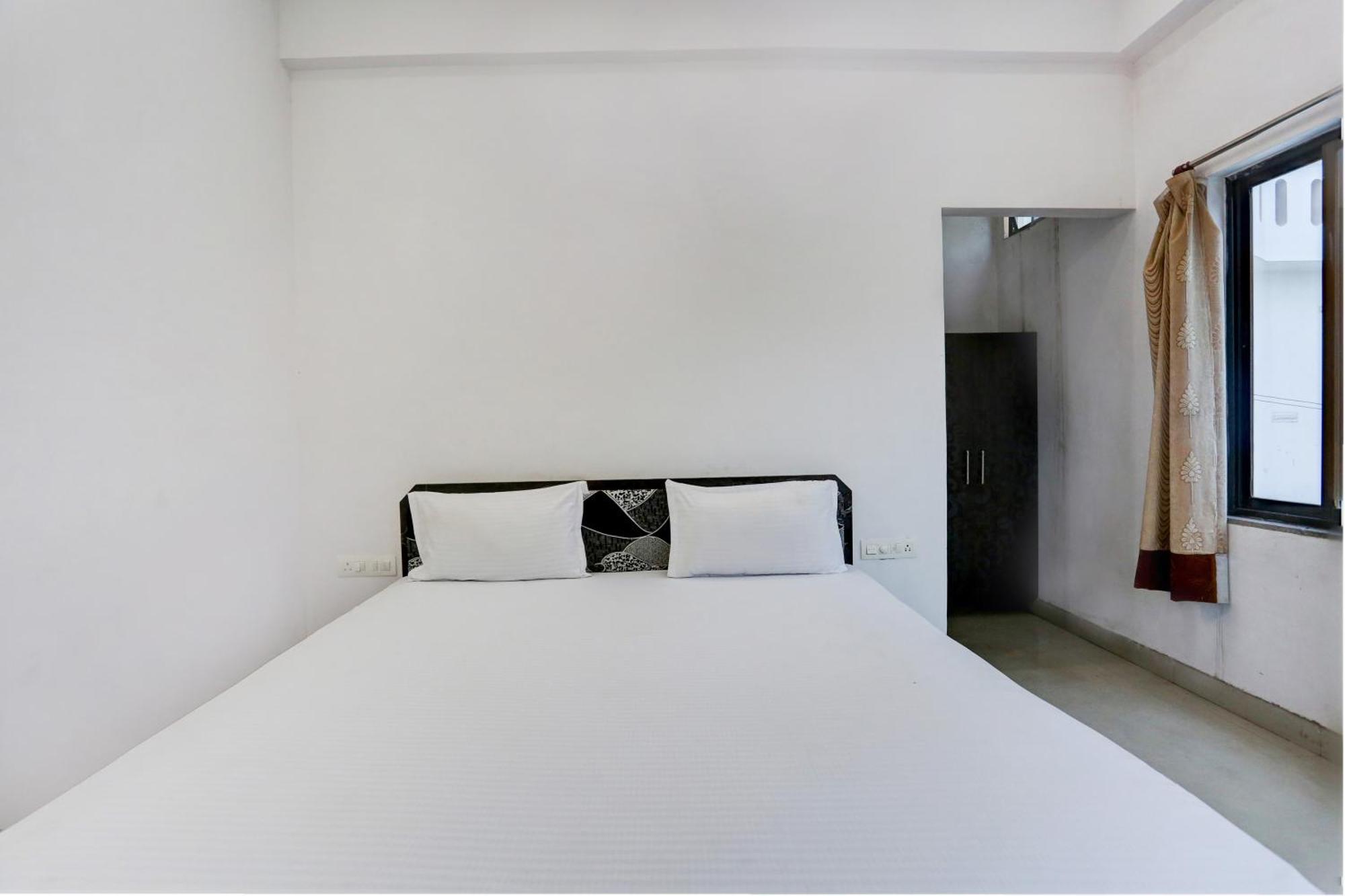 Super Hotel O Goverdhan Villa Udaipur Esterno foto