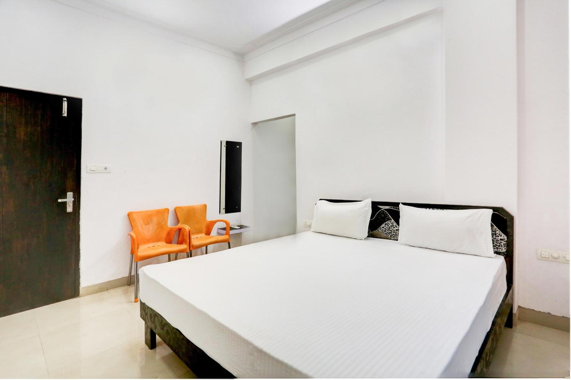 Super Hotel O Goverdhan Villa Udaipur Esterno foto