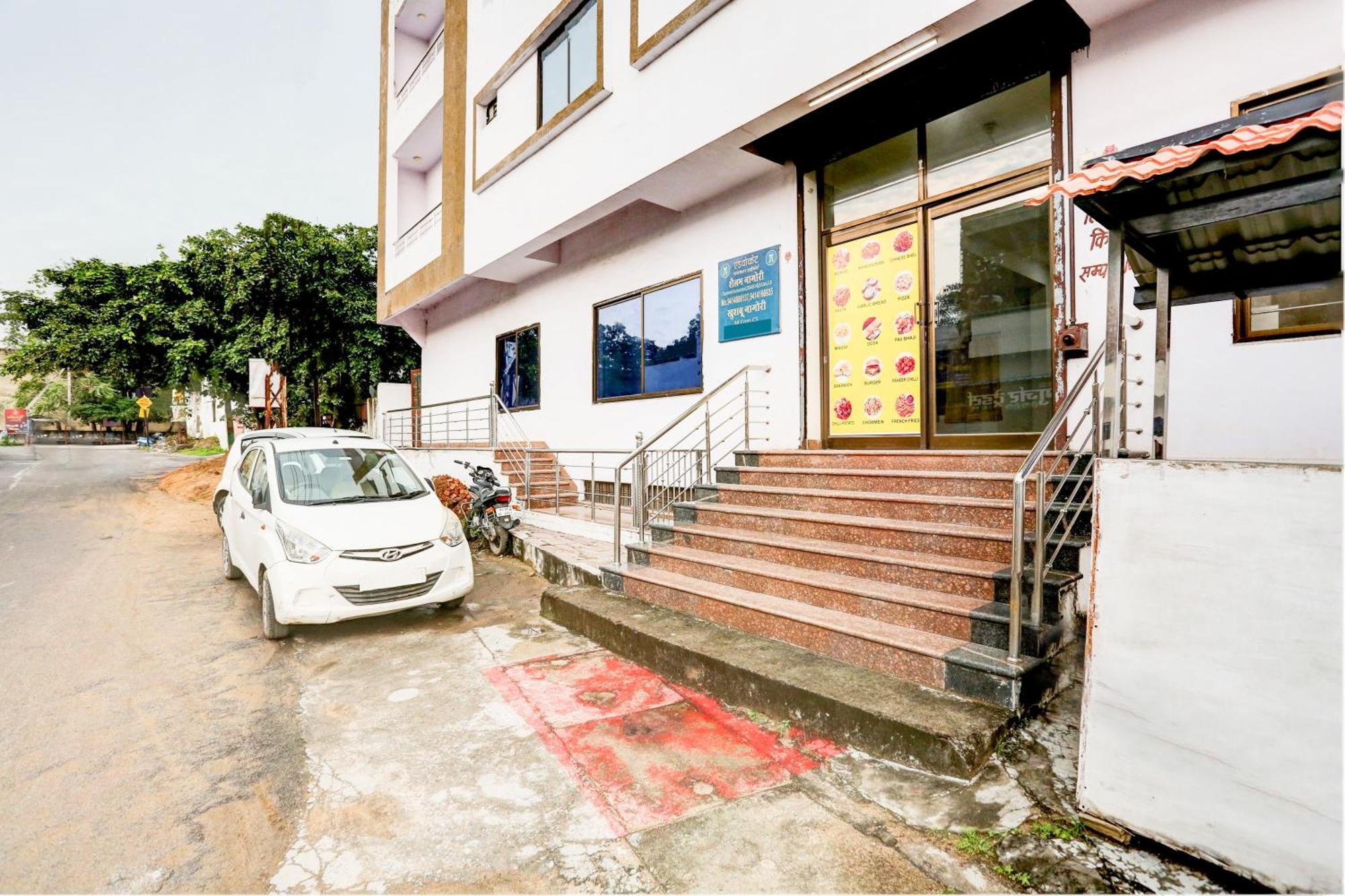 Super Hotel O Goverdhan Villa Udaipur Esterno foto