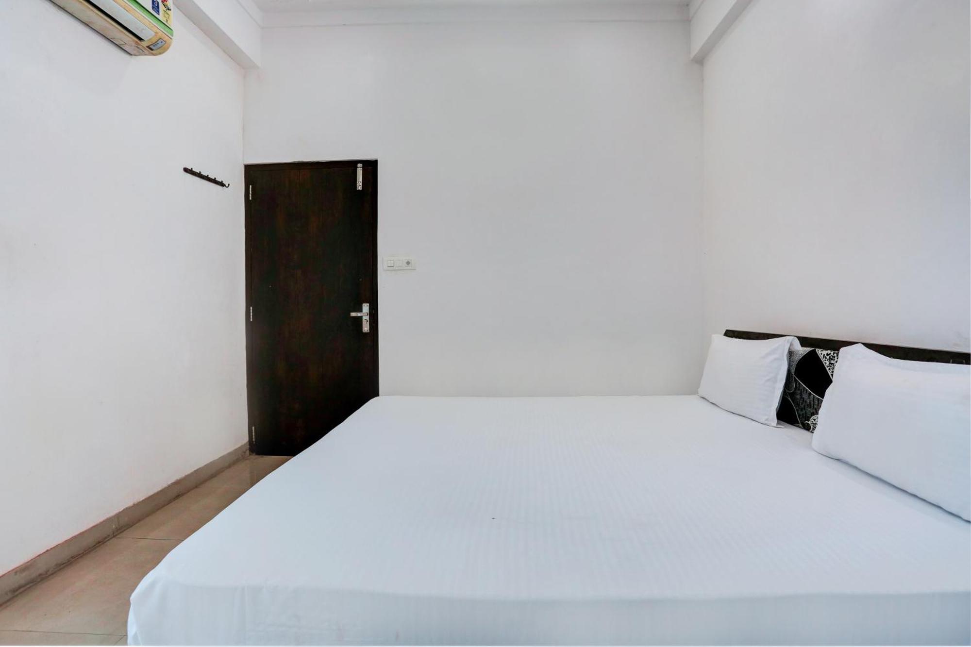 Super Hotel O Goverdhan Villa Udaipur Esterno foto