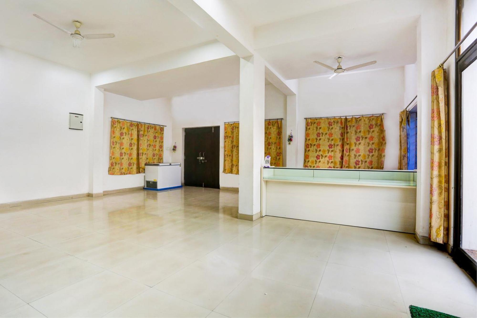 Super Hotel O Goverdhan Villa Udaipur Esterno foto