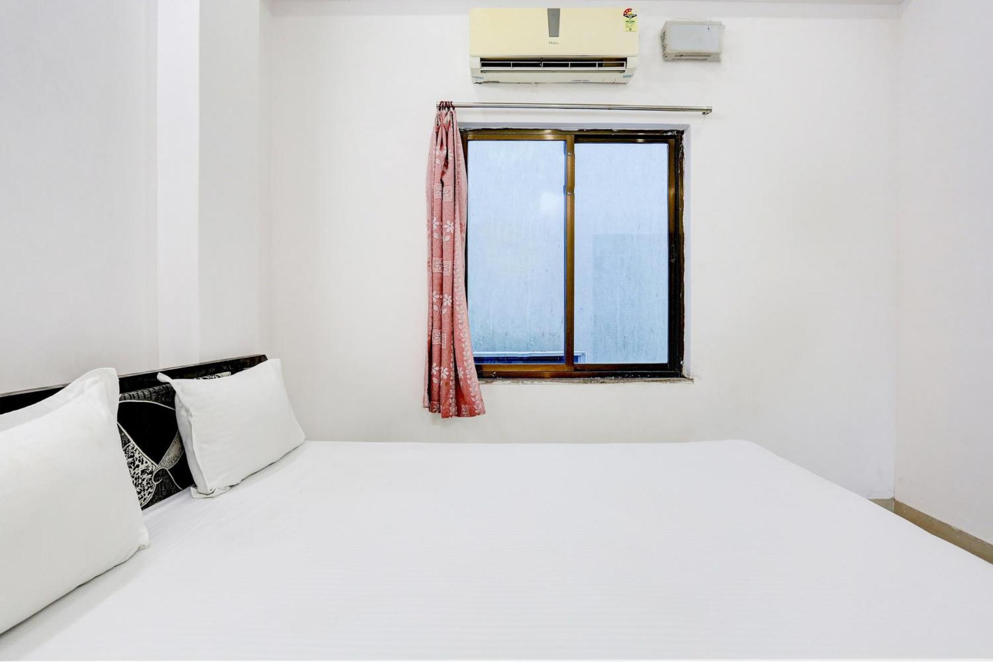 Super Hotel O Goverdhan Villa Udaipur Esterno foto