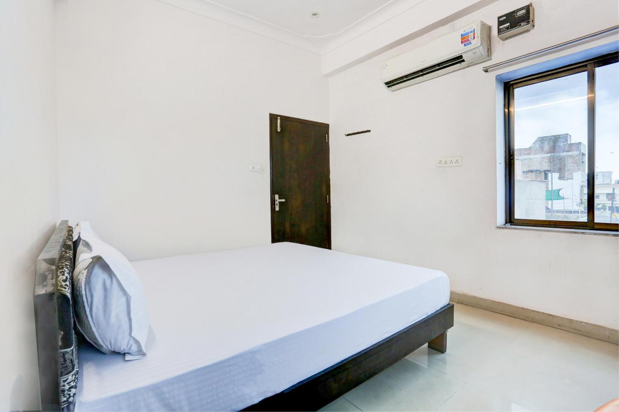 Super Hotel O Goverdhan Villa Udaipur Esterno foto